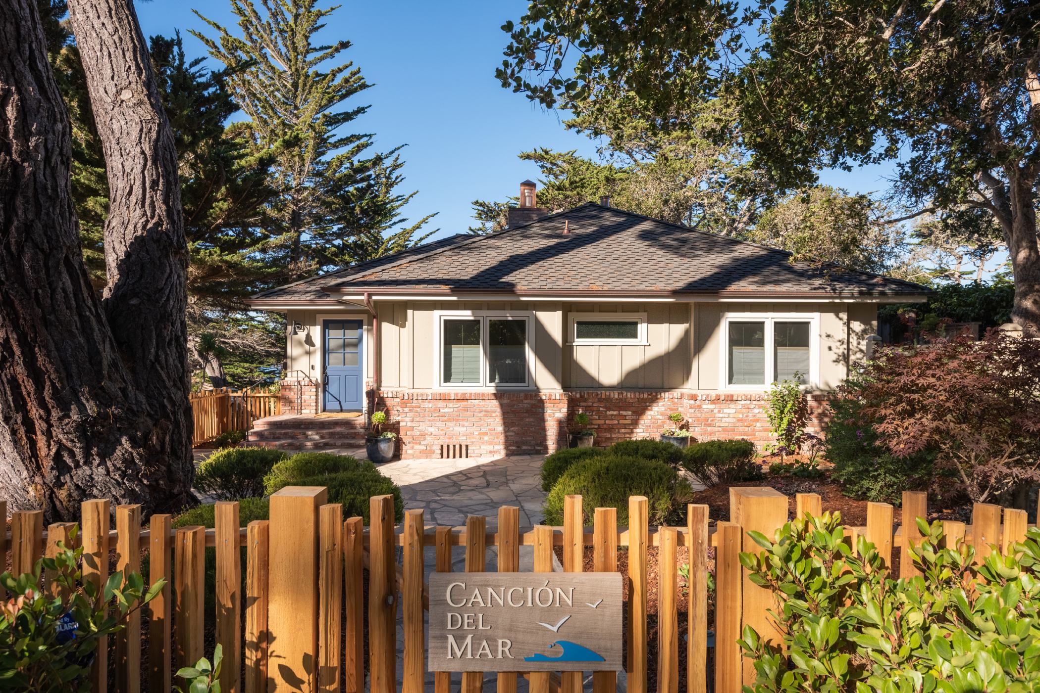 Contemporary-Beach-Bungalow-13